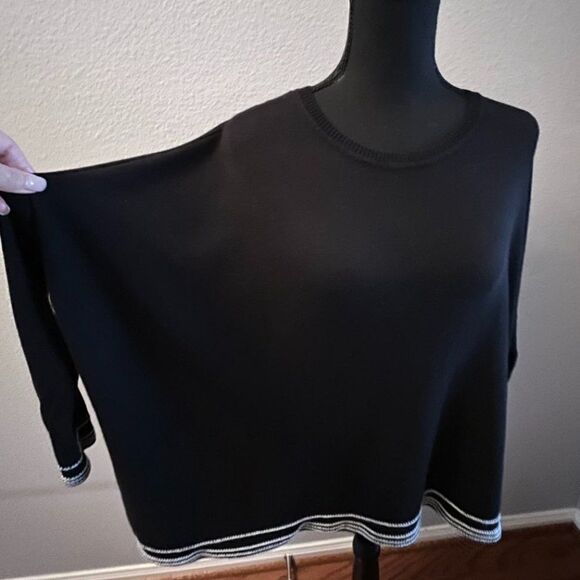 Tommy Hilfiger: Oversized Pullover Sweater, Black, X-Small - Picture 4 of 12